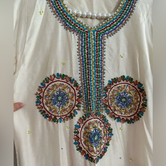 Embellished Kaftan - Picture 2 of 8